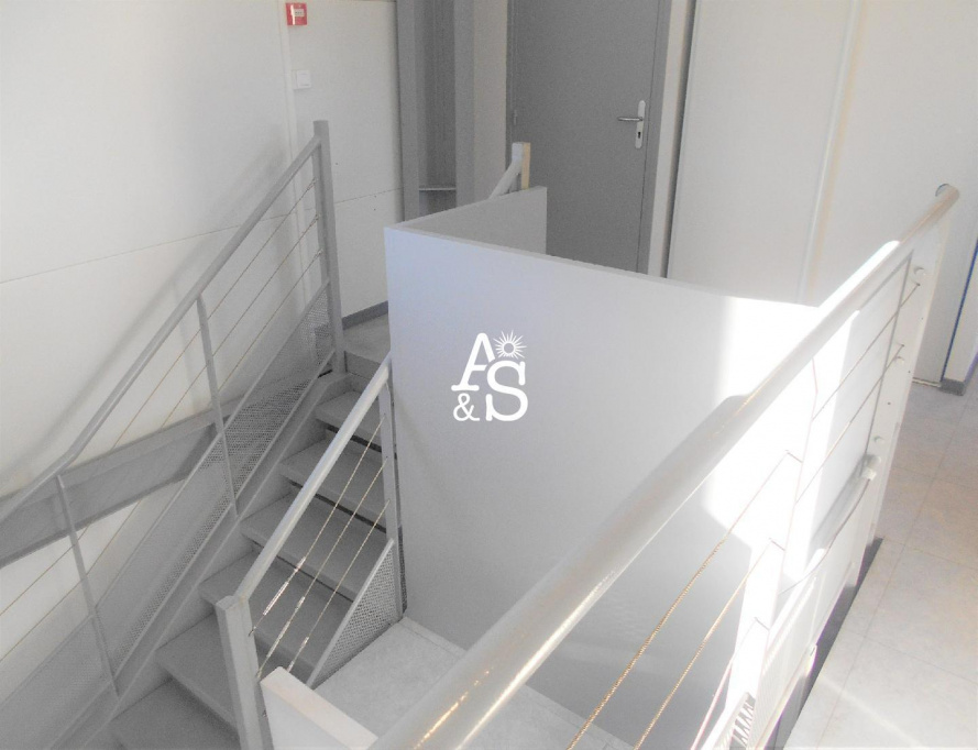 A&S IMMOBILIER, LOCATION Bureaux / Locaux, réf : 1719 / 718049